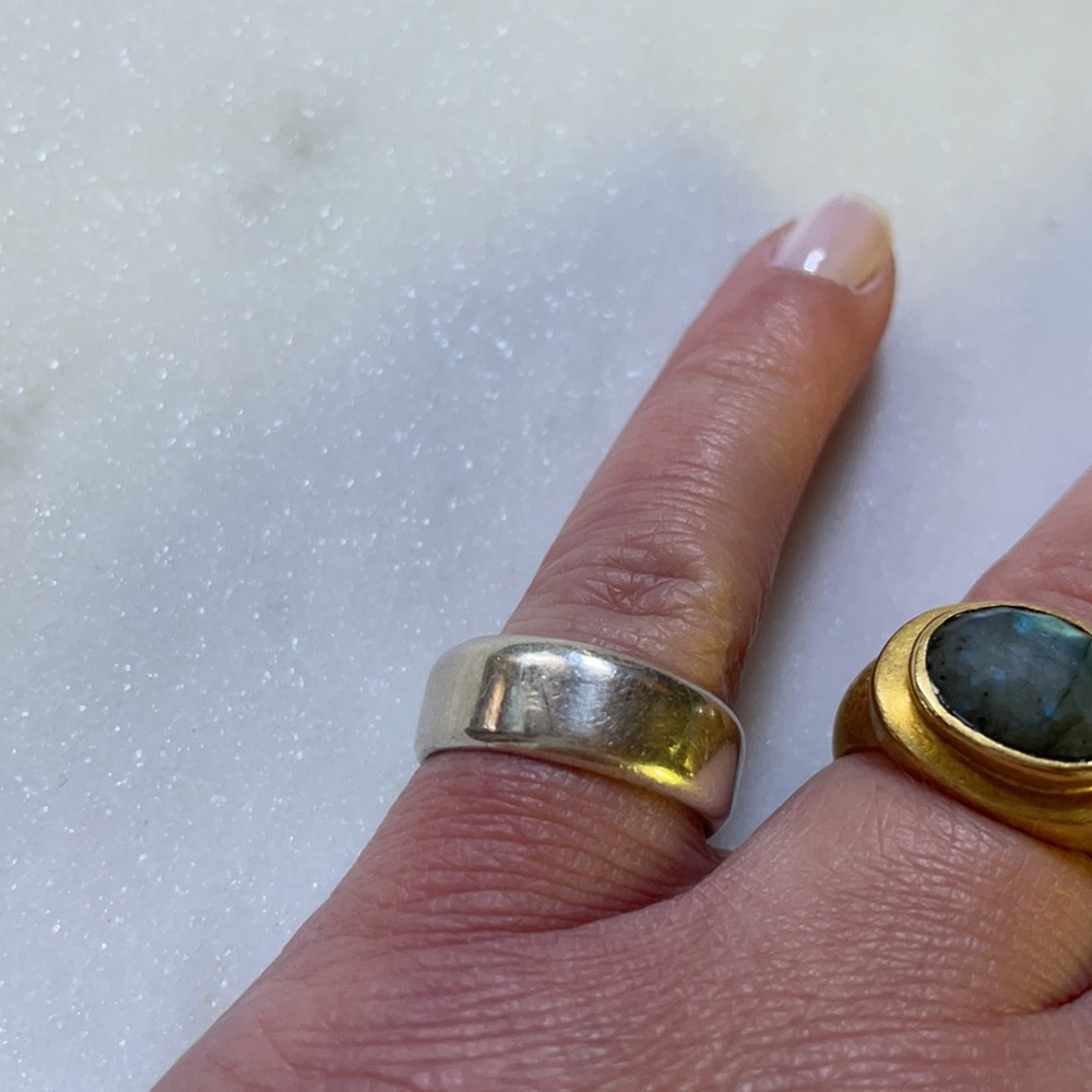 Vintage | Simple 925 Silver Band Ring - Picture 4 of 13